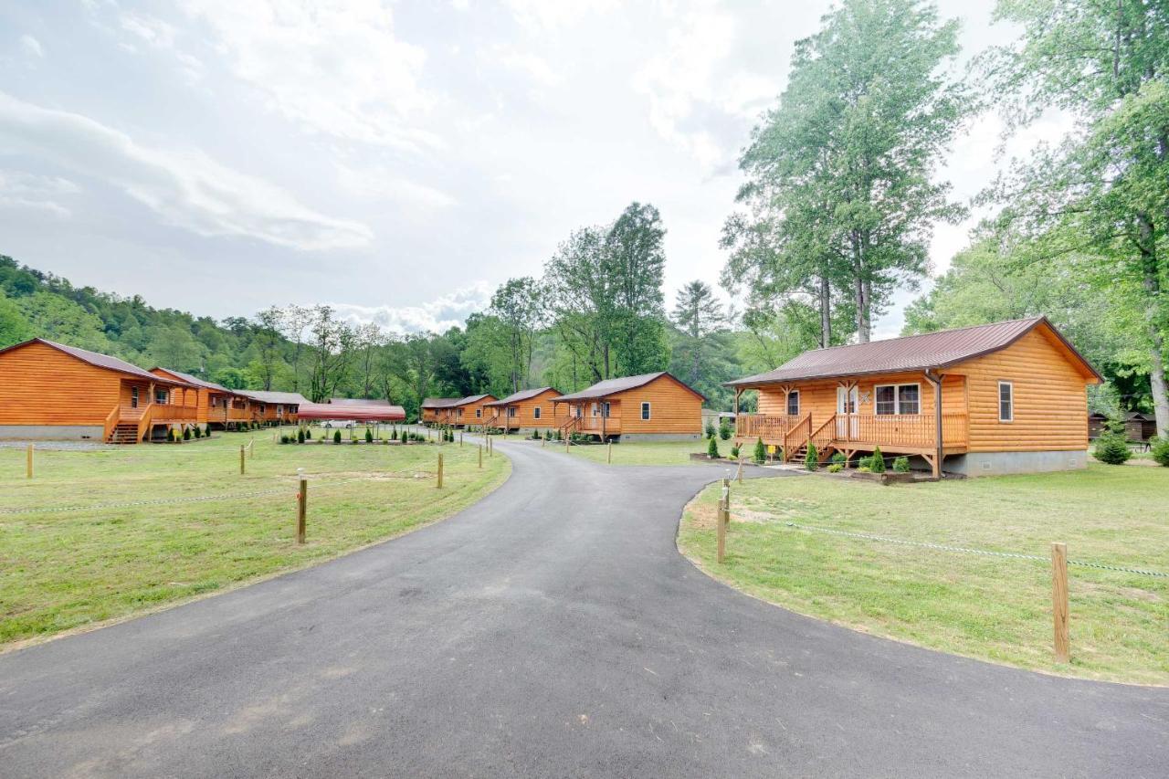 Newly Built Smoky Mountain Cabin Near Bryson City! Экстерьер фото